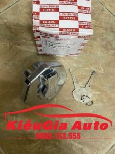 Banphutungoto.vn - NẮP THÙNG DẦU ISUZU 5 TẤN - 8970497081