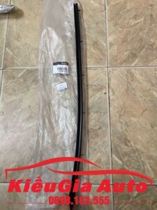 Banphutungoto.vn - NẸP CHÂN KÍNH TRONG FORD EVEREST - UR6558821