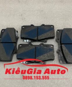 Bố thắng trước Toyota Hilux 2004-2016