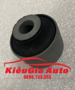 Cao su càng A nhỏ Nissan Sunny 2013-2019