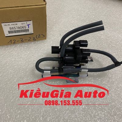 Rơ le cài cầu Mitsubishi Pajero Sport Rơ le cài cầu Mitsubishi Pajero Sport