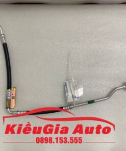Ty ô cao áp từ giàn nóng vào lốc Ford Transit 2008-2021