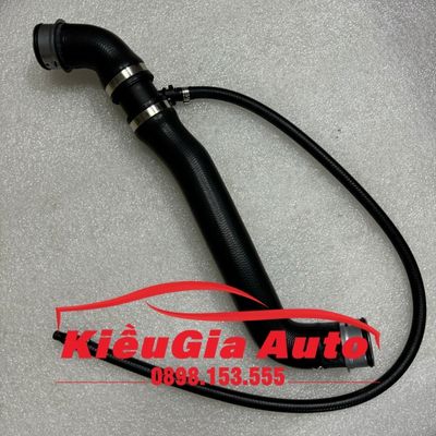 Ống nước trên Mercedes C300 W204 2009-2011 Ống nước trên Mercedes C300 W204 2009-2011