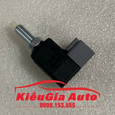 Công tắc chân phanh Kia K149 Công tắc chân phanh Kia K149