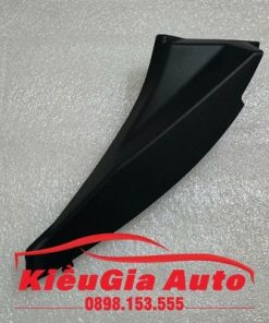 Ốp góc chân kính chắn gió trước Suzuki XL7 2018-2024